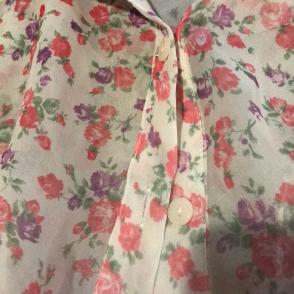 Kirra sheer button tie front blouse. - Picture 2 of 3